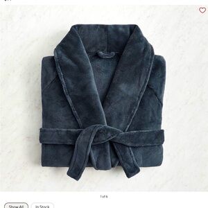 Pottery Barn plush robe -size XL